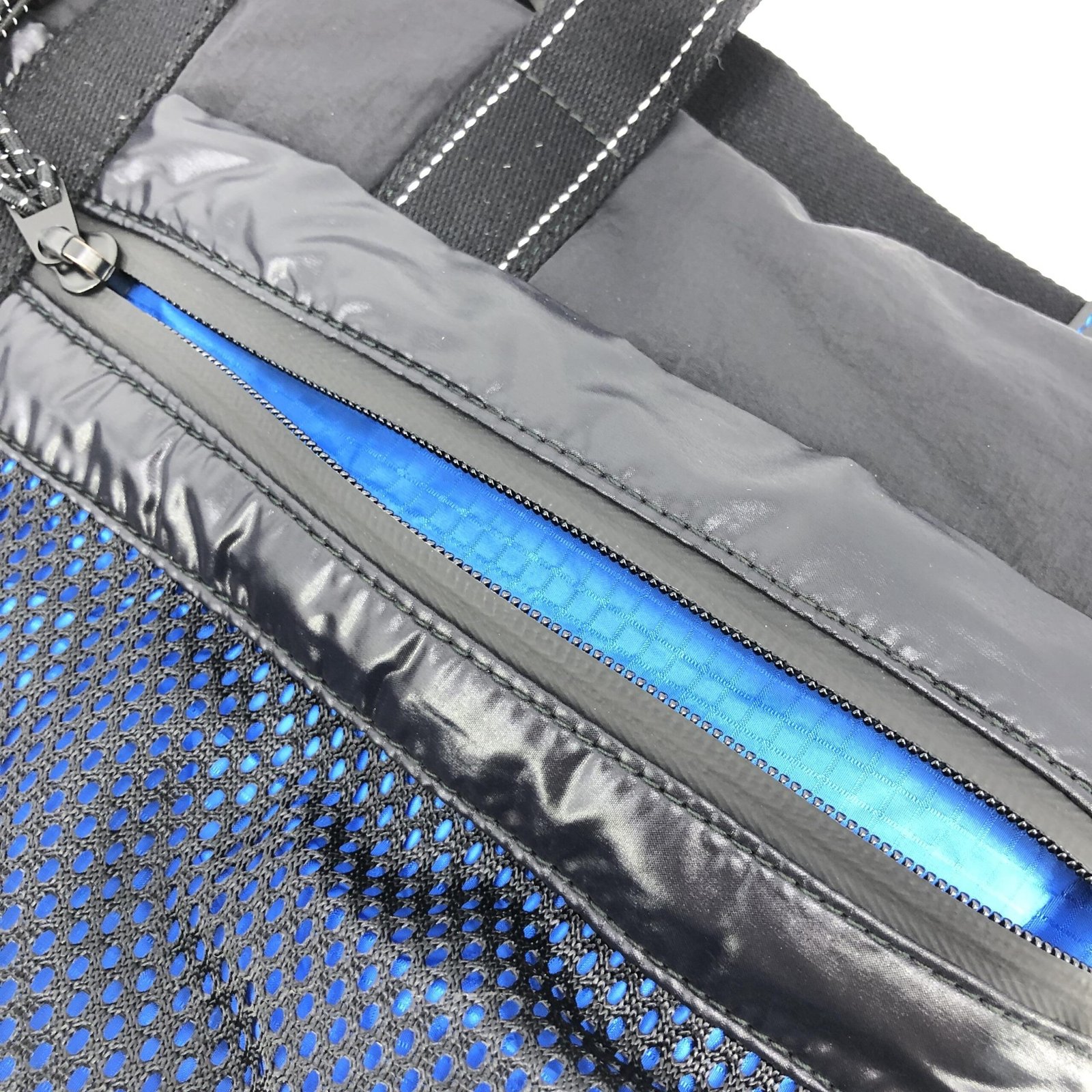 Bottega Veneta Black And Blue Nylon Convertible Tote - Image 6
