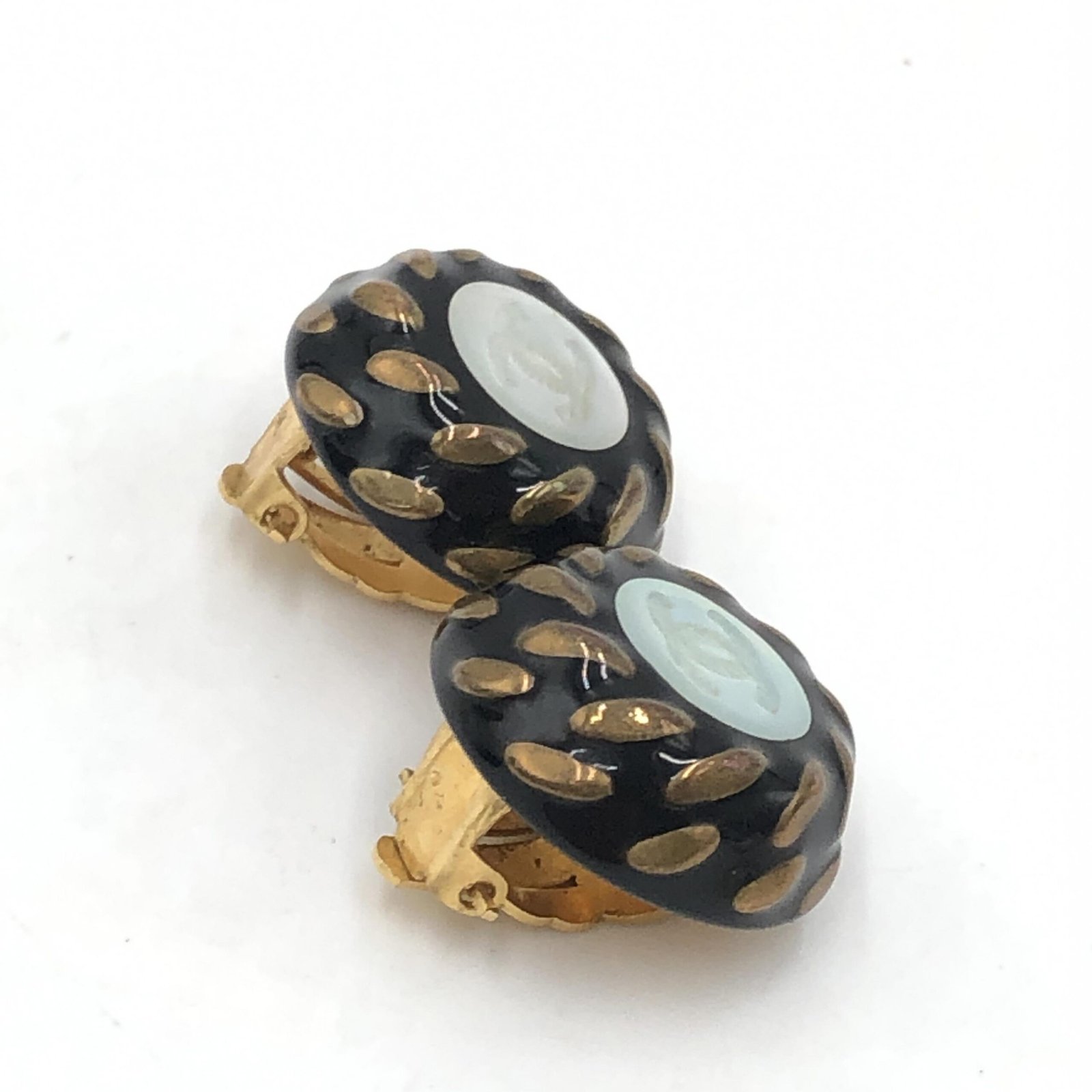 Chanel CC Button Clip-On Earrings - Image 6