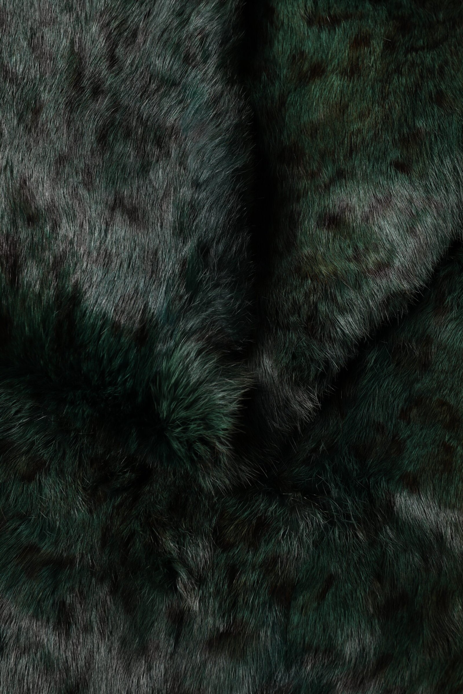 Dolce & Gabbana Black Green Stripe Fur Shawl Neck Wrap 180cm x49cm Scarf - Image 3