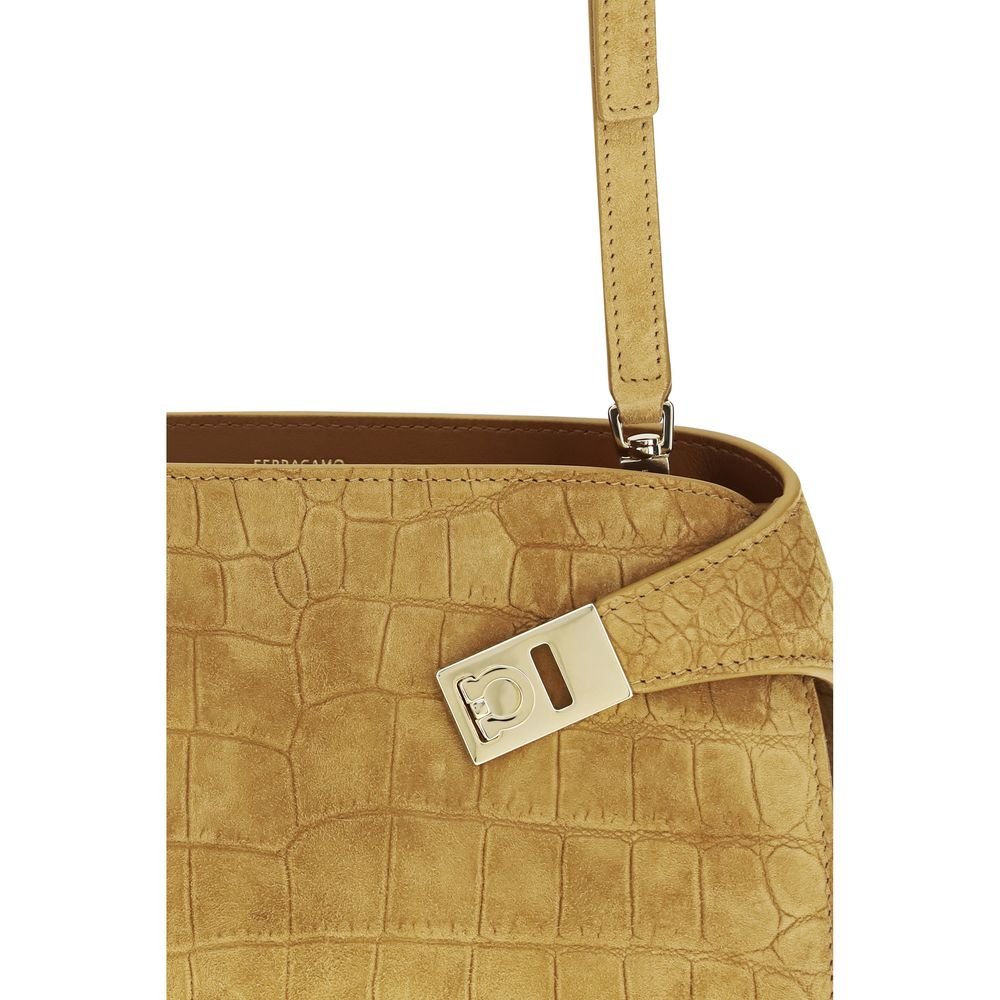 Ferragamo Beige Calf Leather Bos Taurus Clutch Bag - Image 4