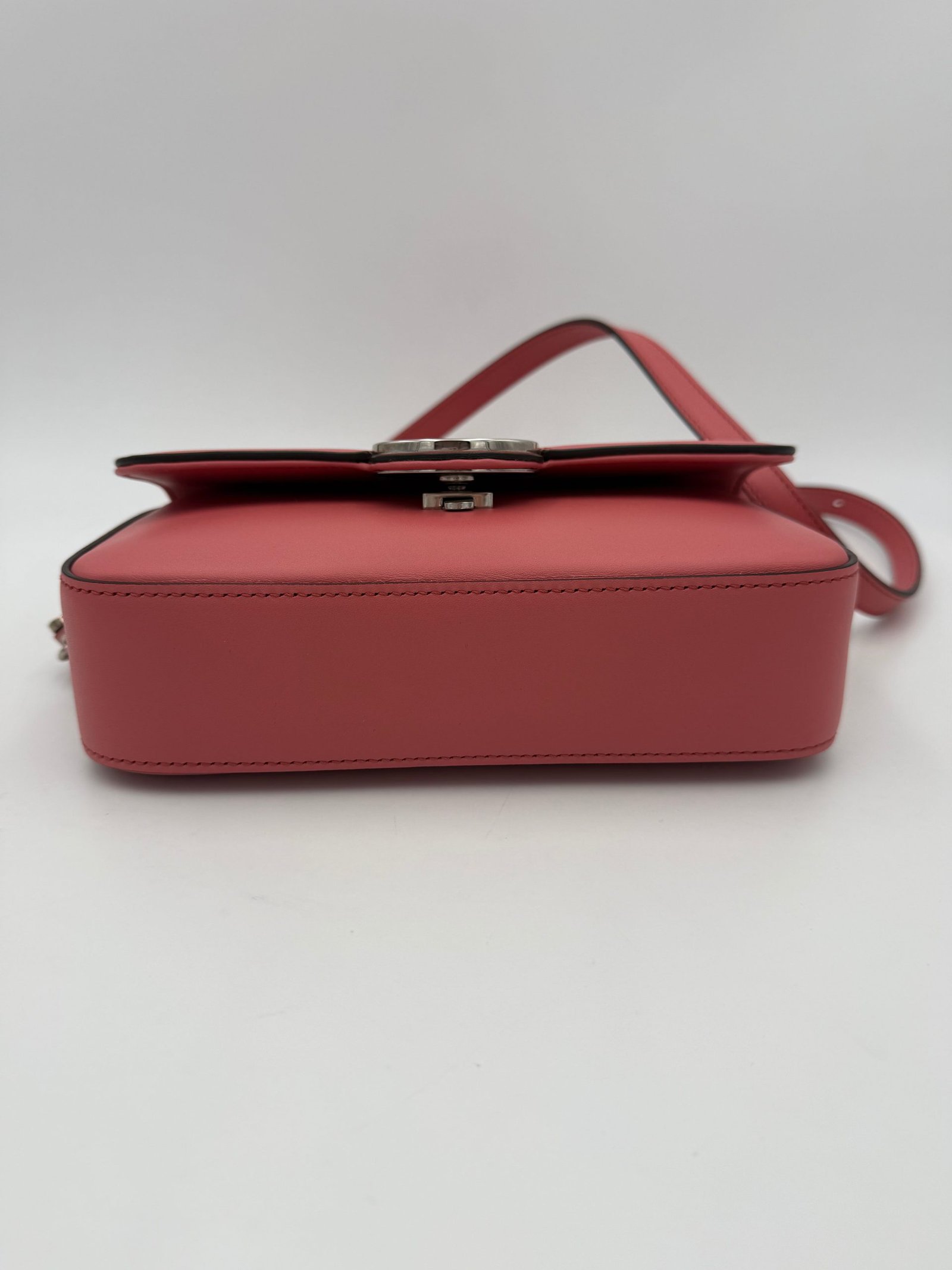 Gucci GUCCI GG Marmont in Leather Shoulder Bag - Image 5