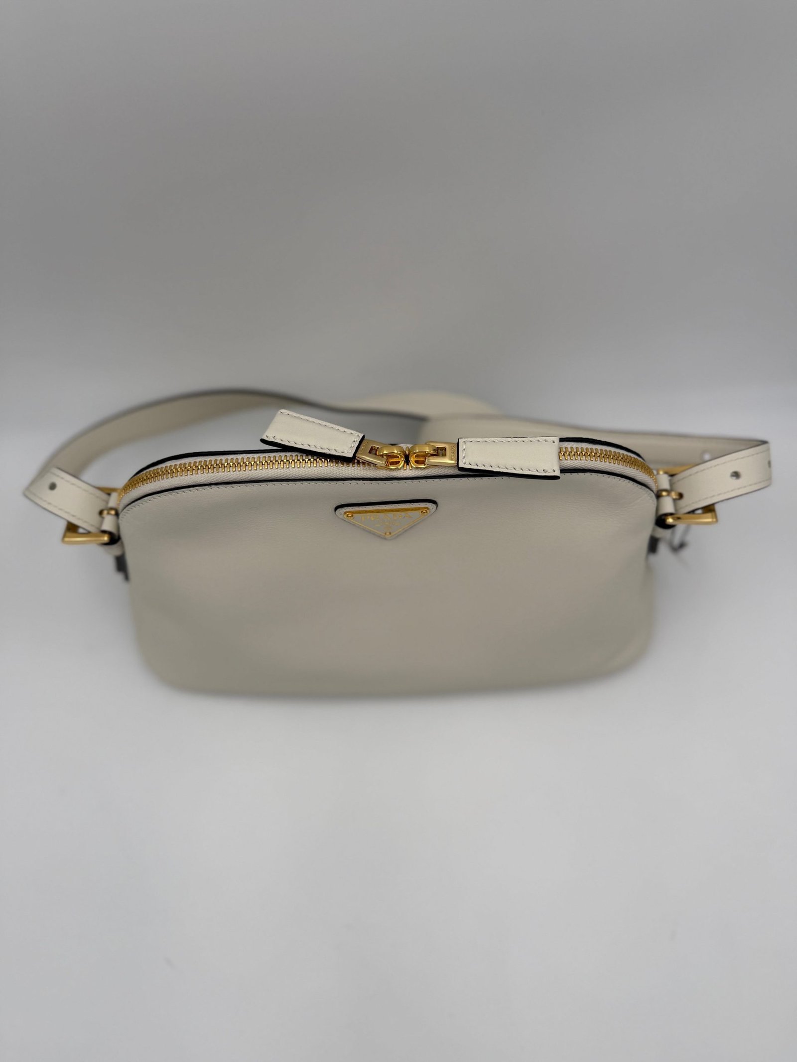 Prada PRADA Bauletto BOWLING in Leather Handbag - Image 4