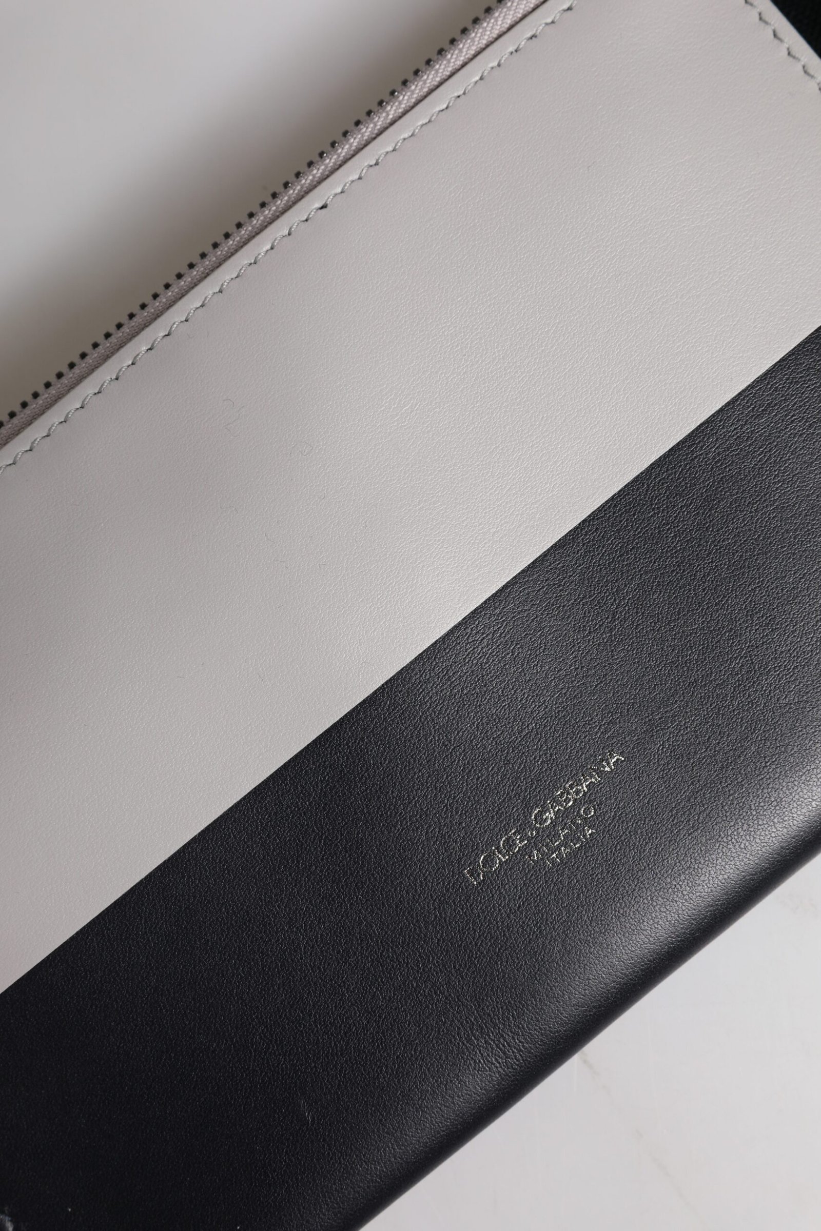 Dolce & Gabbana Black White Leather Logo Embossed Crossbody Bag - Image 7